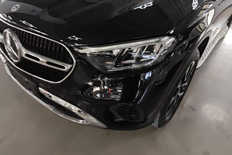 Used Mercedes-Benz GLC 2023 Facelift GLC 260 L 4MATIC Dynamic Version 5 Seats Left Front Headlight
