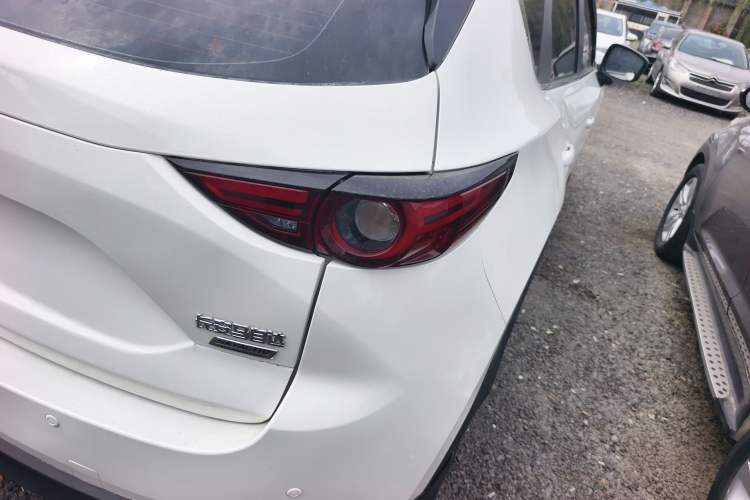 Used Mazda CX-5 2017 2.0L Automatic 2WD ZhiShang Trim China V Standard Right Rear Taillight