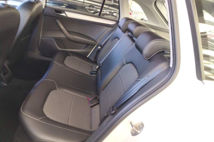 Used Volkswagen Santana 2015 Haval H6 1.6L Automatic Comfort Model
