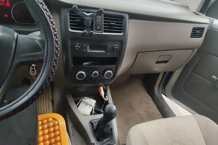 Used Wuling Rongguang V 2015 1.5L Practical Version

