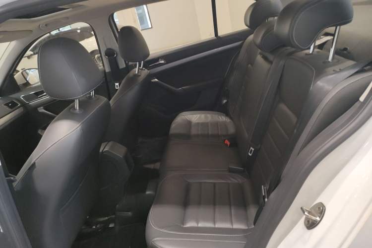 Used Volkswagen Lavida 2017 230TSI DSG Comfort Edition Left Rear Seat