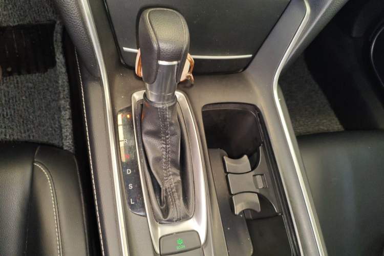 Used Honda Inspire 2019 260TURBO Elegant Edition China VI Emission Standard Gear Lever