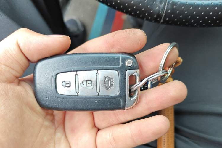 Used Hyundai Sonata 2013 2.4L Automatic Luxury Version China V Standard Vehicle Key