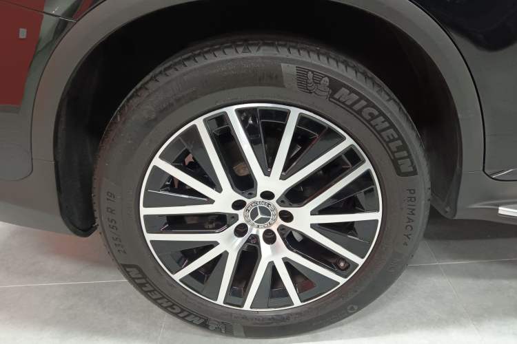 Used Mercedes-Benz GLC Coupe 2023 GLC 300 4MATIC Coupe SUV Exterior 5