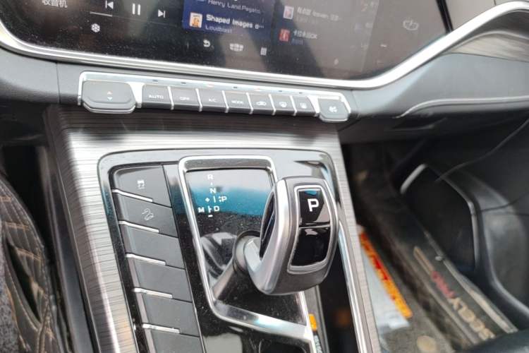 Used Geely Auto Emgrand X7 Sport 2020 1.8TD DCT Smart Connect PRO Gear Lever