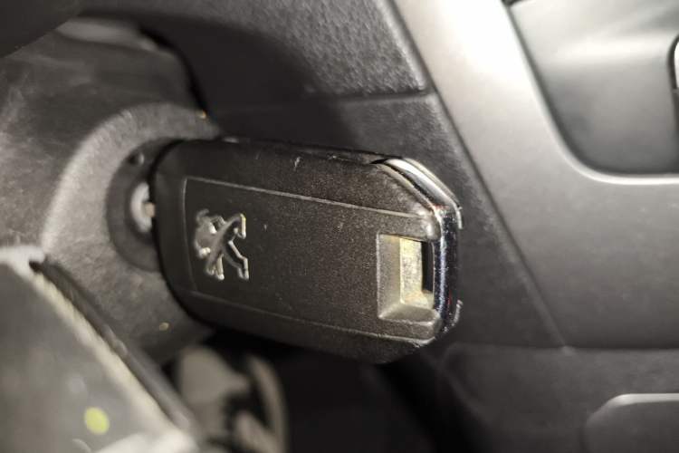 Used Peugeot 301 2014 1.6L Automatic Luxury Edition