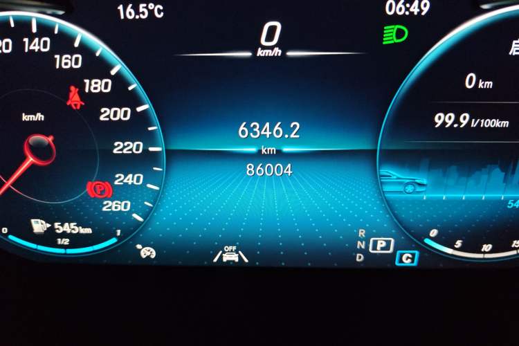 Used Mercedes-Benz GLC 2021 GLC 300 L 4MATIC Dynamic Model Odometer Close Up