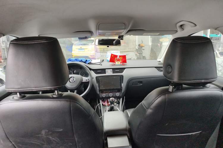 Used Skoda Octavia 2017 Classic Model 1.6L Manual Comfort Edition
