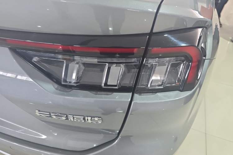 Used Ford Mondeo 2023 EcoBoost 180 Luxury Model
