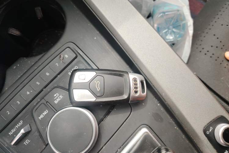 Used Audi A4L 2018 30th Anniversary Edition 40 TFSI Trendy Model Vehicle Key