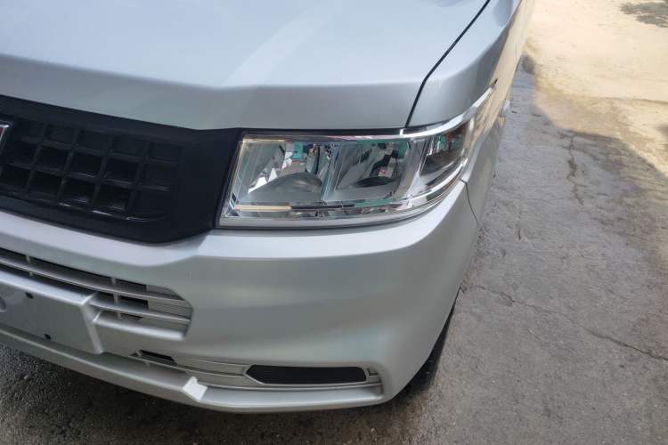 Used Wuling Rongguang New Truck 2023 1.5L Single-Row Base Version LAR Left Front Headlight