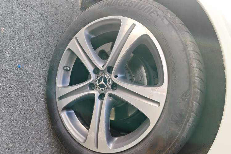 Used Mercedes-Benz E-Class 2019 E 260 L Sport Edition Right Rear Wheel Hub