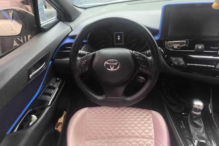 Used Toyota C-HR 2018 2.0L Leading with Sunroof China V Standard Steering Wheel