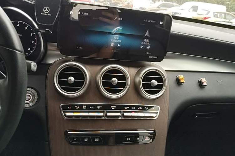 Used Mercedes-Benz GLC 2020 Facelift GLC 300 L 4MATIC Dynamic Edition
