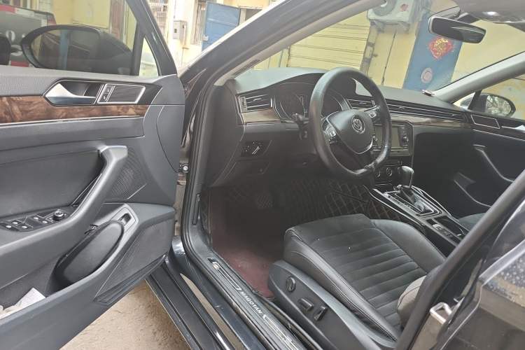 Used Volkswagen Magotan 2018 380TSI DSG Luxury Model Driver Seat