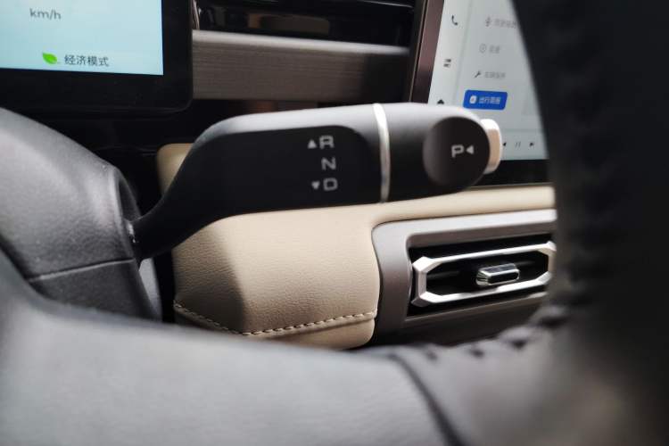 Used Baojun Spark EUV 2024 Prestige Edition 4 Seats Gear Lever