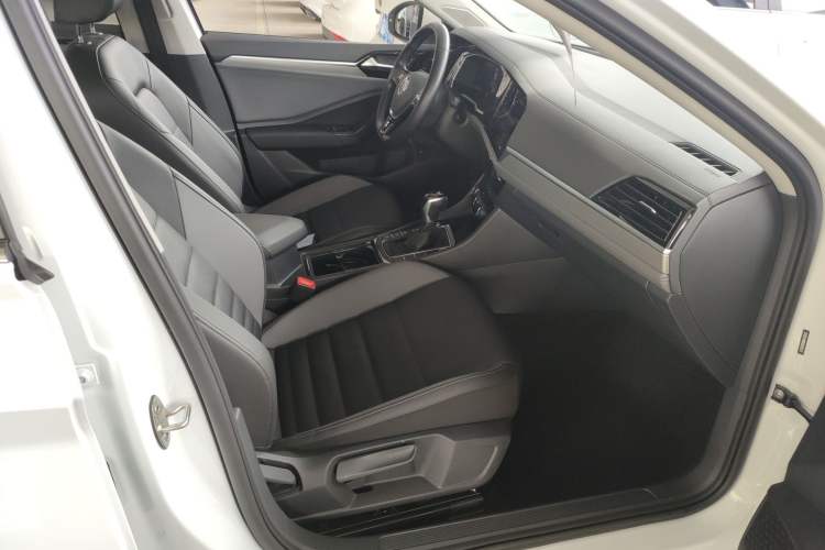 Used Volkswagen Sagitar 2021 280TSI DSG Comfort Connect Edition Right Front Seat