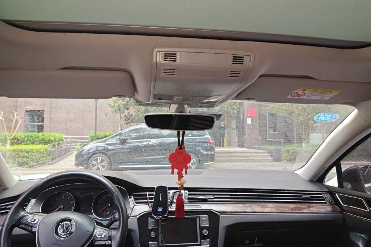 Used Volkswagen Magotan 2018 330TSI DSG Luxury Model Headliner