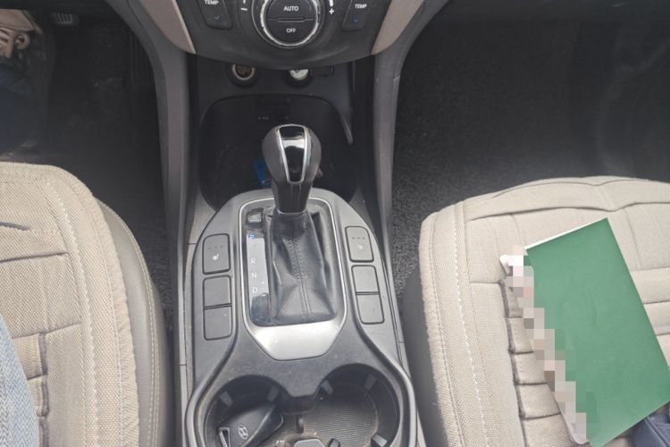 Used Hyundai Santa Fe Classic 2013 3.0L 4x4 Comfort Edition with Navigation 7 Seats Euro IV
