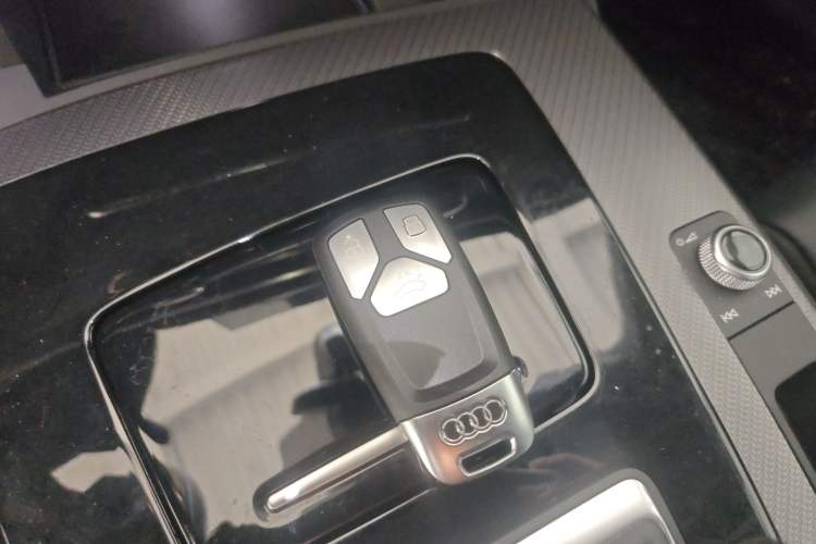 Used Audi Q5L 2025 quattro 45th Anniversary Edition 40 TFSI Luxury Dynamic Model