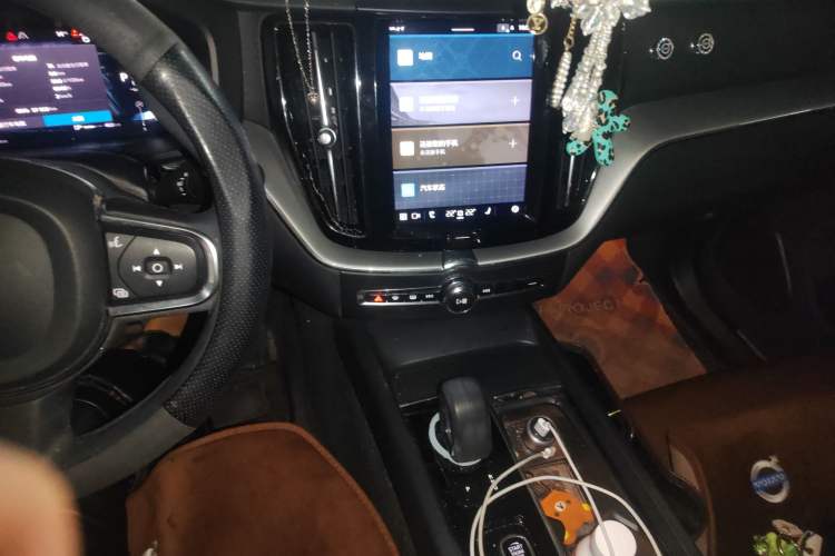 Used Volvo XC60 2022 B5 4x4 Zhiyi Luxury Edition