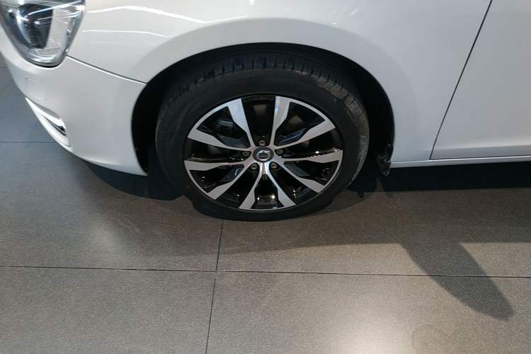 Used Volvo S60 2018 S60L T3 Smart Progress Edition
