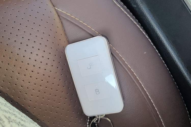 Used BYD Tang New Energy 2015 2.0T Four-Wheel-Drive Flagship Model
