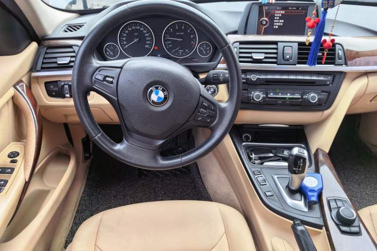 Used BMW 3 Series 2013 320Li Fashion Model Steering Wheel