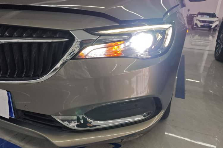 Used Buick GL6 2019 18T 6-Seater Connected Luxury Version China VI Standard
