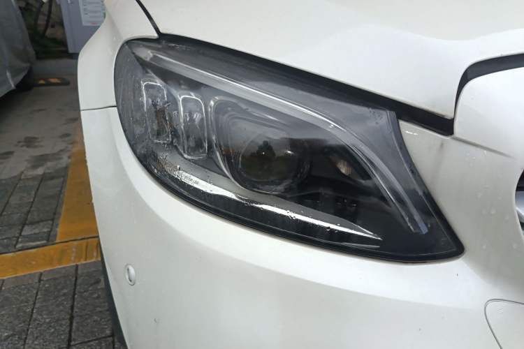 Used Mercedes-Benz C-Class AMG 2019 AMG C 43 4MATIC Estate Special Edition Right Front Headlight