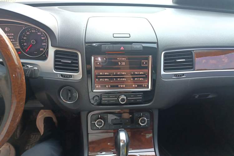 Used Volkswagen Touareg 2011 3.0 TSI High-End Version