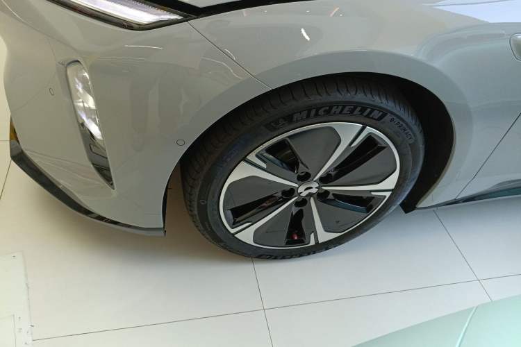 Used Nio ET5T 2025 75 kWh Touring Exterior 4