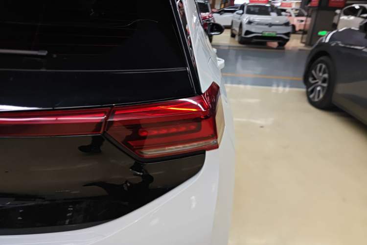 Used Volkswagen ID.3 2025 Smart Model Outstanding Oxygen Edition