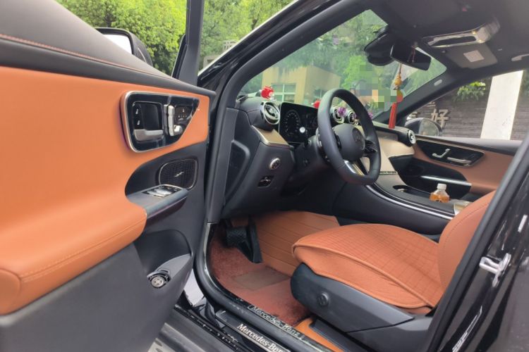 Used Mercedes-Benz GLC 2025 GLC 300 L 4MATIC Dynamic Model 5 Seats
