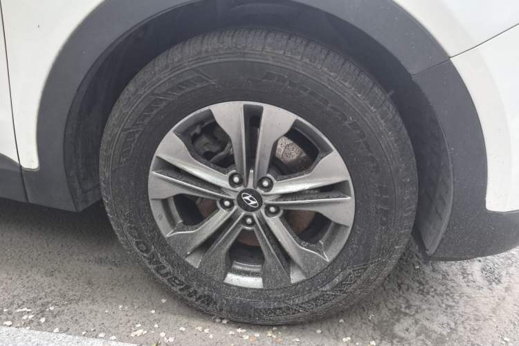 Used Hyundai Santa Fe 2013 Revised Version 2.4L Automatic All-Wheel Drive Smart Type
