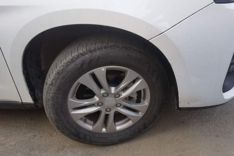 Used Haval M6 2019 1.5T DCT Two-Wheel Drive Value Edition China VI Standard Right Front Wheel Hub