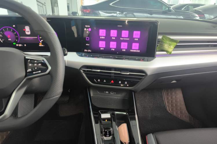 Used Volkswagen Lamando 2024 Lavida L 280TSI DSG Cool & Spicy Edition
