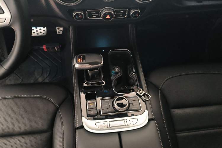 Used BAIC Off-Road BJ40 2021 2.0D Automatic Four-Wheel Drive Blade Hero Edition Adventurer Type Gear Lever