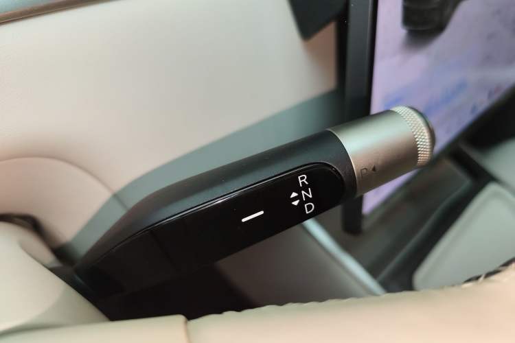 Used ONVO Luxeed L90 2025 Model—Ultra Six-Seater Version
