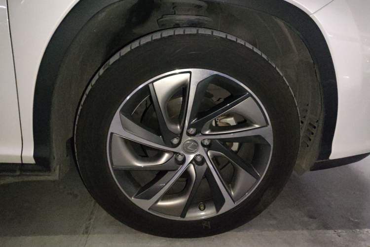 Used Lexus RX 2016 300 4x4 Elegant Edition China V-standard Right Front Wheel Hub