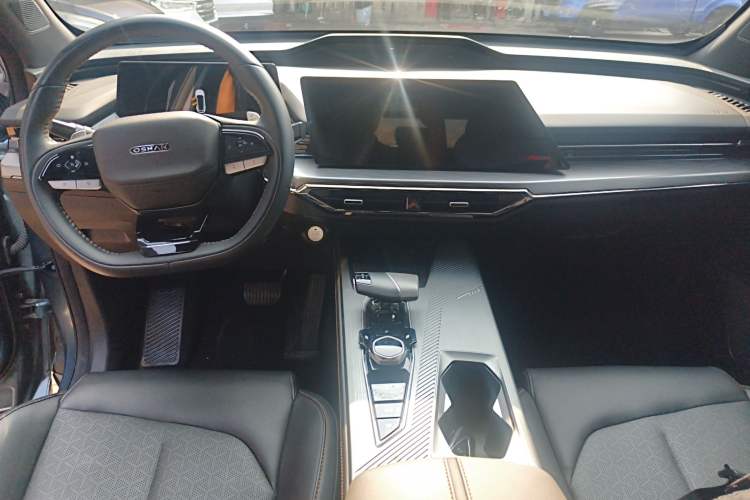 Used Oshan Z6 2022 Blue Whale 1.5T DCT Smart Edition Urban Version