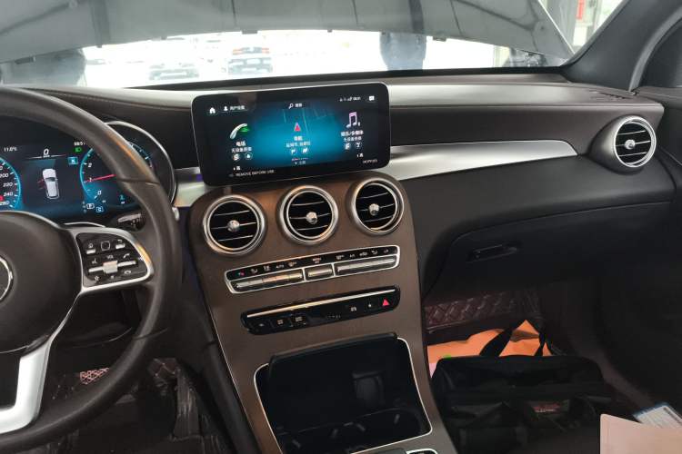 Used Mercedes-Benz GLC 2022 Refreshed GLC 300 L 4MATIC Dynamic Edition Prestige Version Audio And AC Panel