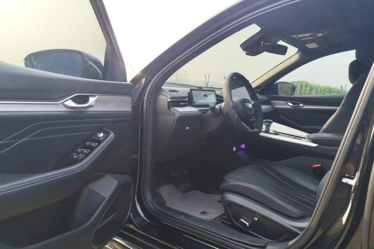 Used Geely Auto Preface 2025 Dongfang Yao 1.5TD Kunlun Edition
