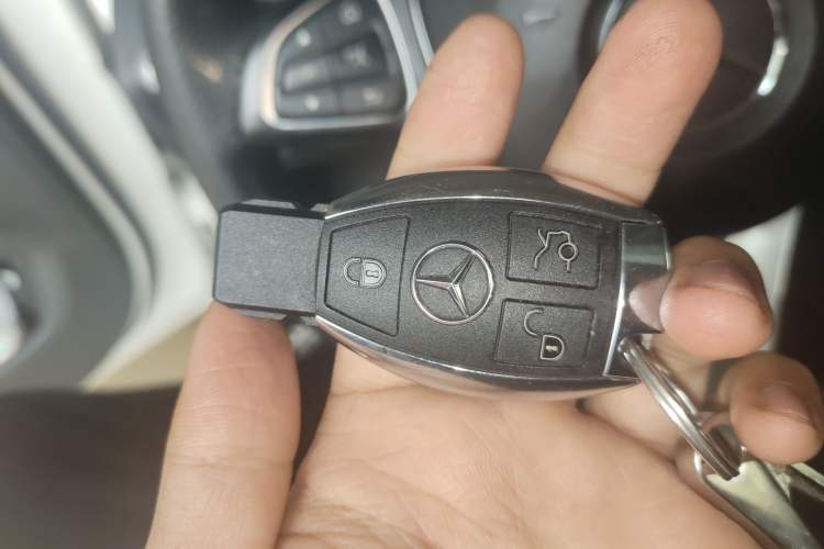 Used Mercedes-Benz C-Class 2017 Facelift C 200 L Sport Edition Vehicle Key