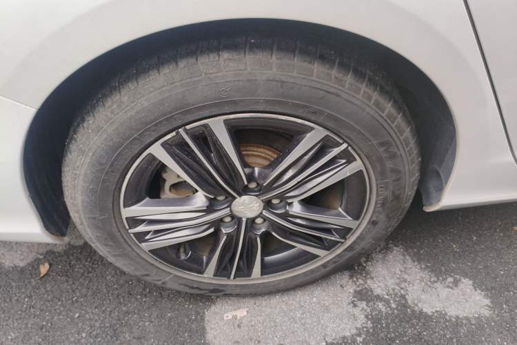 Used Peugeot 308 2019 1.6L Automatic Luxury Version China V Standard Right Rear Wheel Hub