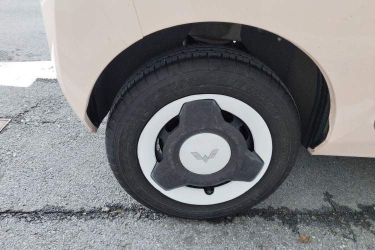 Used Wuling Hongguang MINIEV 2022 Macaron Premium Model – Lithium Iron Phosphate
