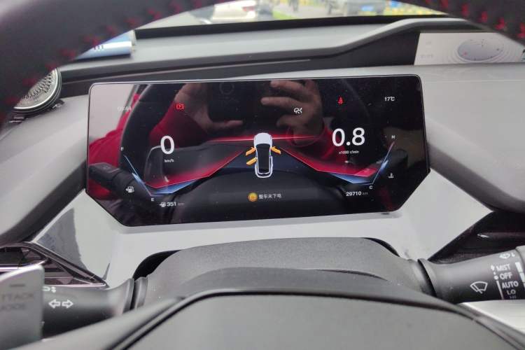 Used CHANGAN OSHAN Z6 2022 Blue Whale 1.5T DCT Smart Edition
