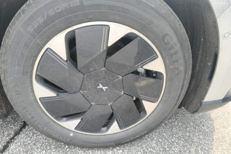 Used XPeng P7+ 2024 Long-Range Max Right Front Wheel Hub