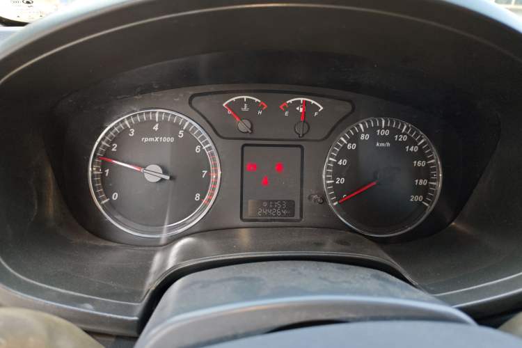 Used Great Wall Wingle 5 2014 2.4L European Version Two-Wheel Drive Entry-Level Big Double-Cab 4G69S4N