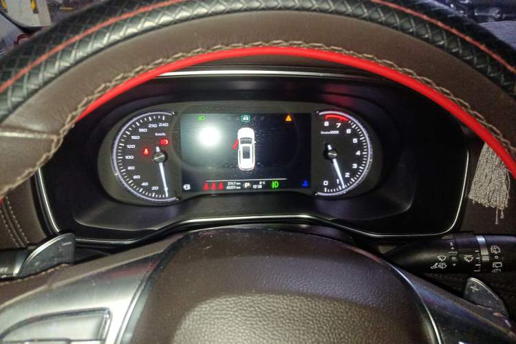 Used Roewe RX8 2019 30T Smart Connectivity Two-Wheel Drive Supreme Flagship Edition
